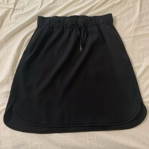 Lululemon black skirt, size 10
